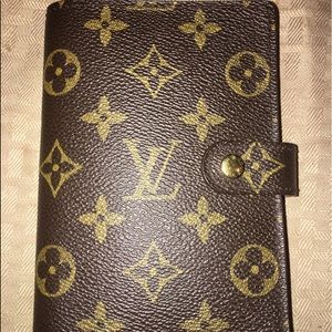 AUTHENTIC LOUIS VUITTON agenda PM size.